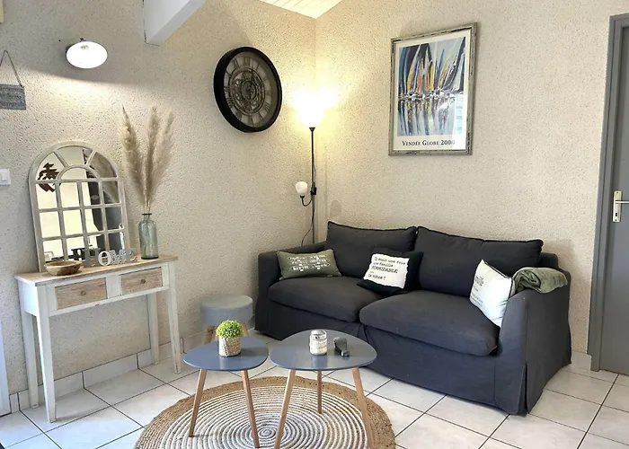 Bm000-001 5 Pieces 8 Couchages Brem Sur * 滨海布朗