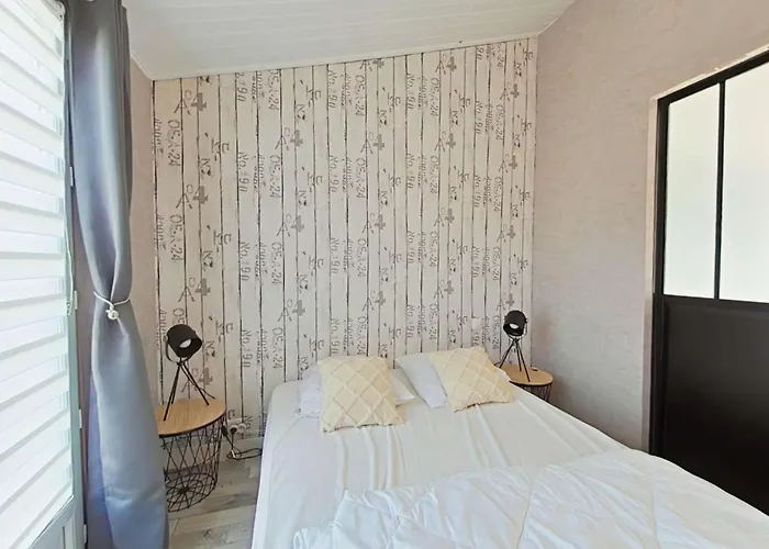 Bm000-001 5 Pieces 8 Couchages Brem Sur * 滨海布朗